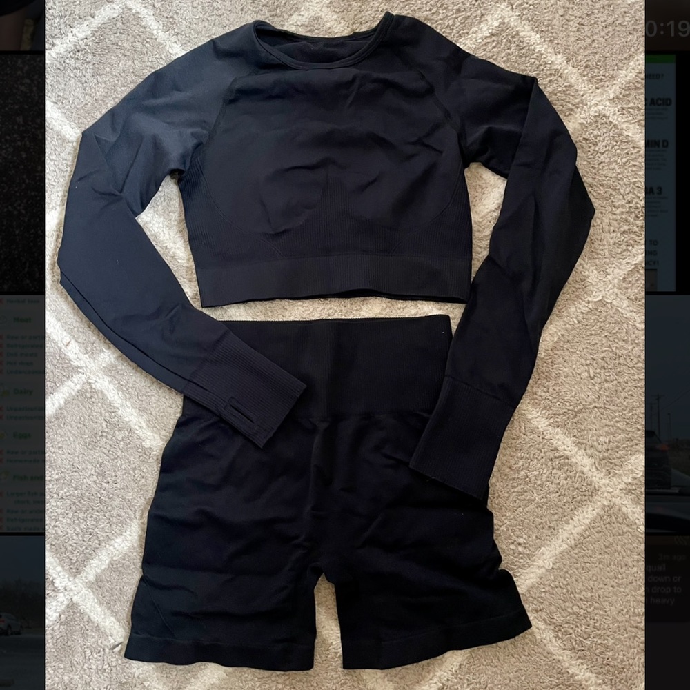 Black gym set (2 piece)